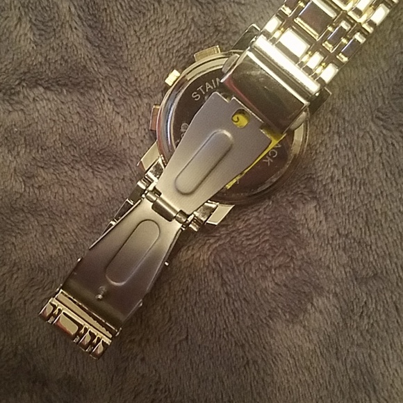 Watch - Picture 2 of 2